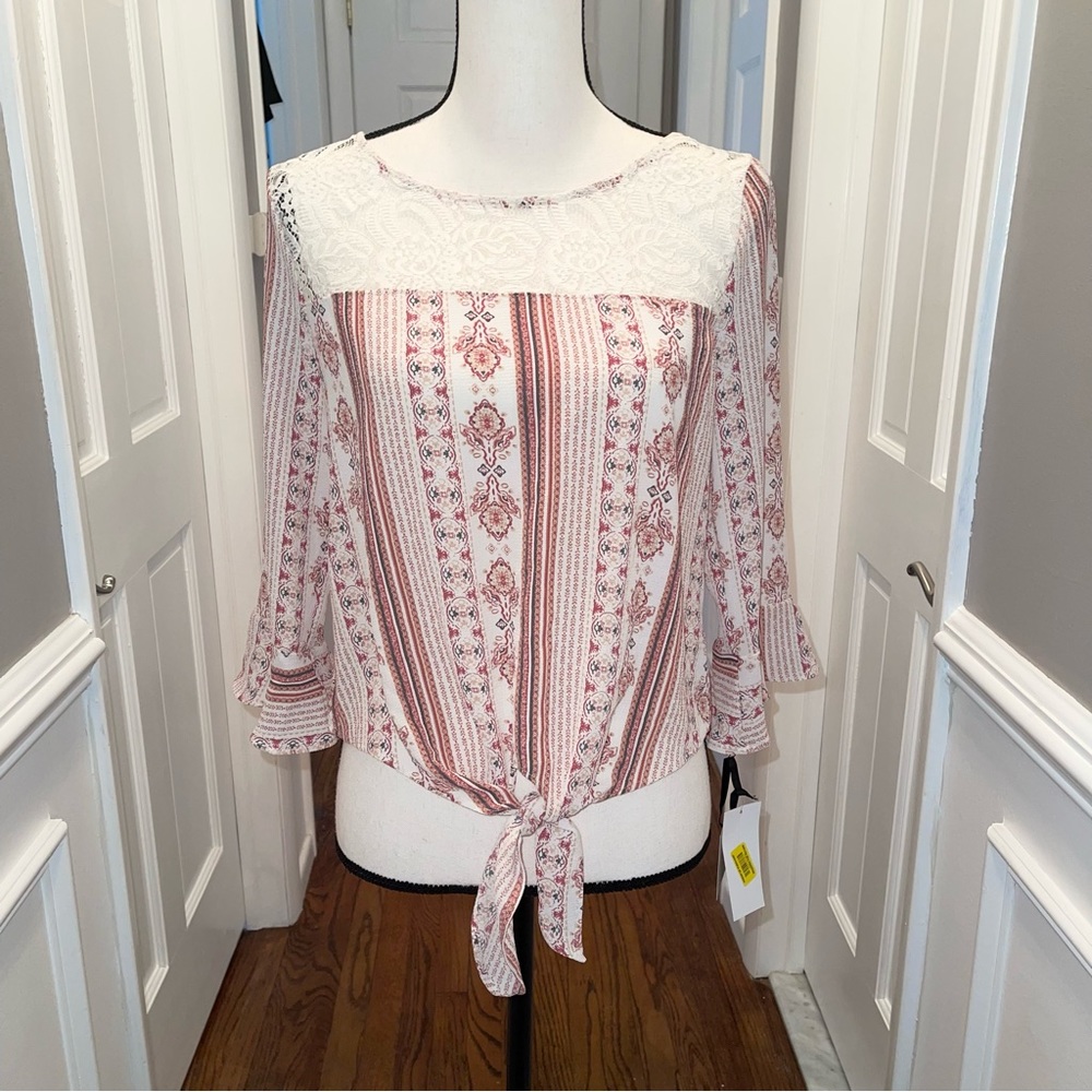 NWT Takara 3/4 sleeve front & back white lace, boho aztec design w/ front tie
